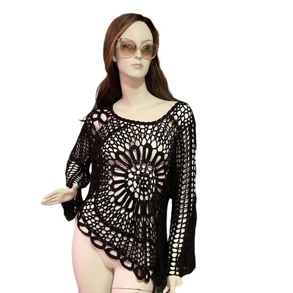 PAPILLON BLACK ASYMMETRICAL CROCHET TOP W/FLARED LONG SLEEVES  Size L-XL - Picture 3 of 10